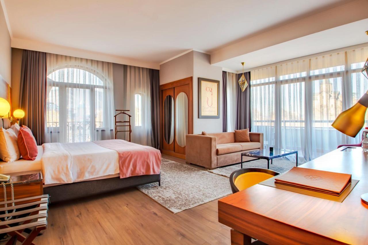 Tiflis Palace Hotel Ngoại thất bức ảnh